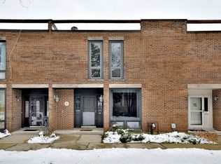 18 Birch Tree Ct, Elmhurst, IL 60126