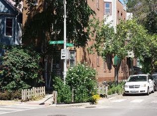 1700 W Nelson St APT 3R, Chicago, IL 60657