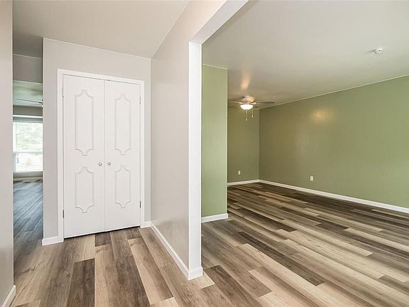 3rd image of 4110 Les Cherbourg Ln