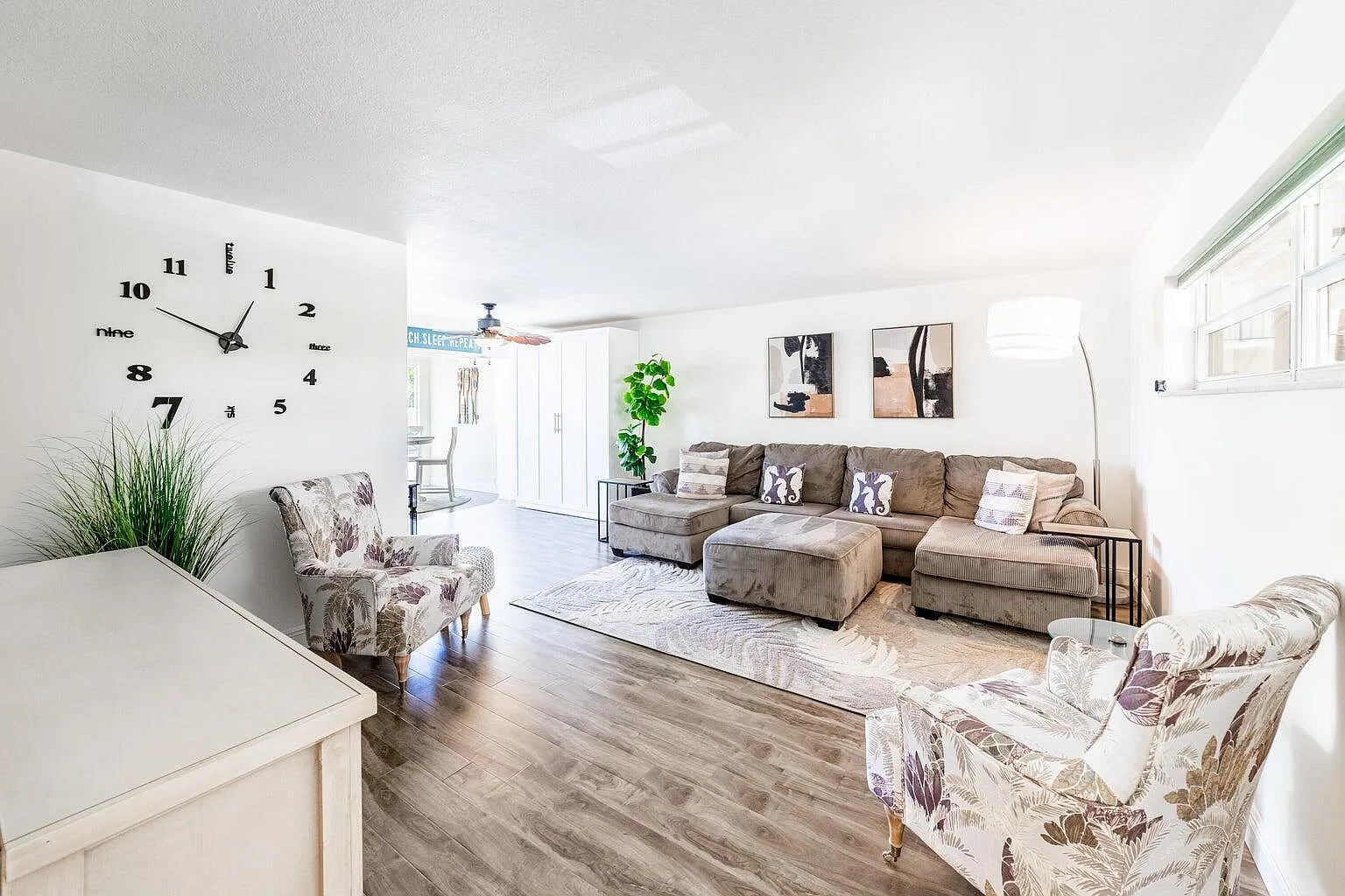 1 bed, 1.5 bath, 950 sqft, $2,200 — Photo 1