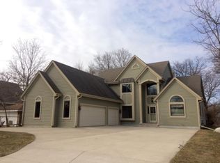 N9459 E Shore Rd, Mukwonago, WI 53149