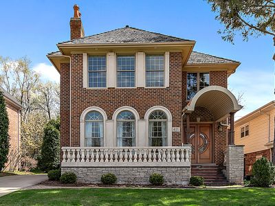 421 Colfax Ave, Clarendon Hills, IL, 60514
