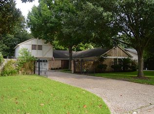 6307 Francis Marion Dr, Houston, TX 77091