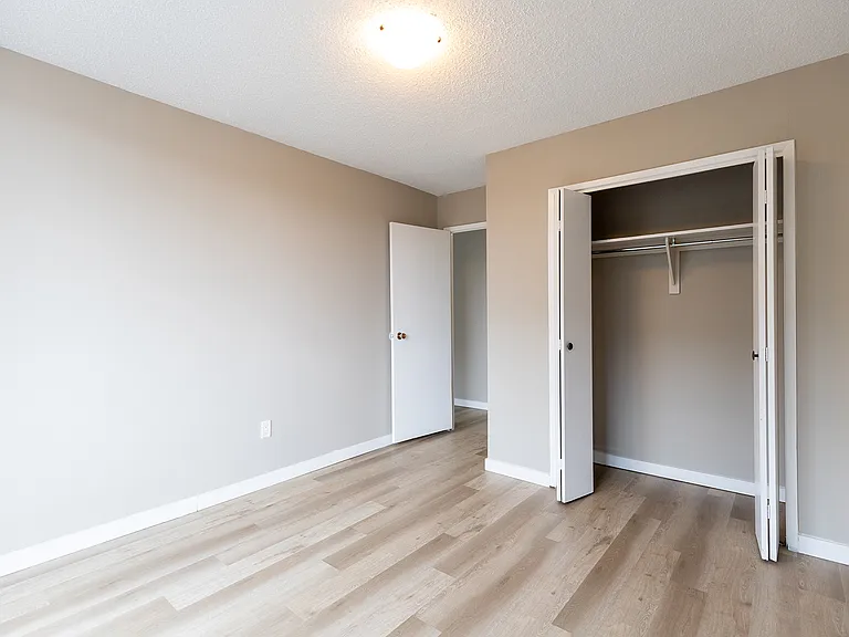 1224 14th Ave SW — Photo 8