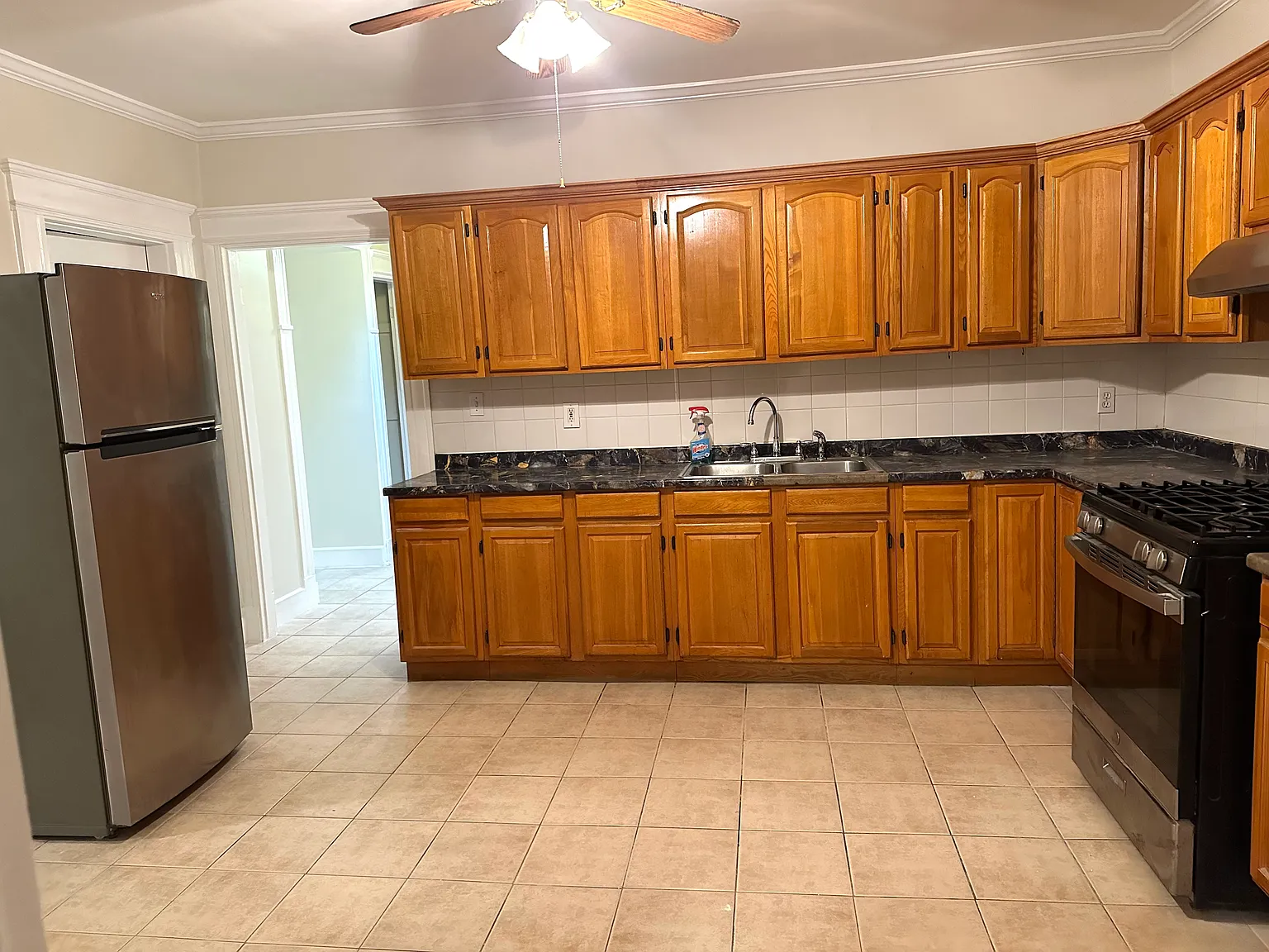 3 bed, 1391 sqft, $2,000 — Photo 4