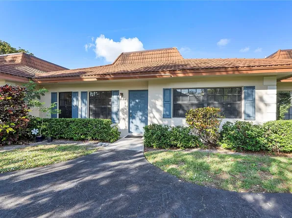 7036 SW 23rd St #18, Davie, FL 33317