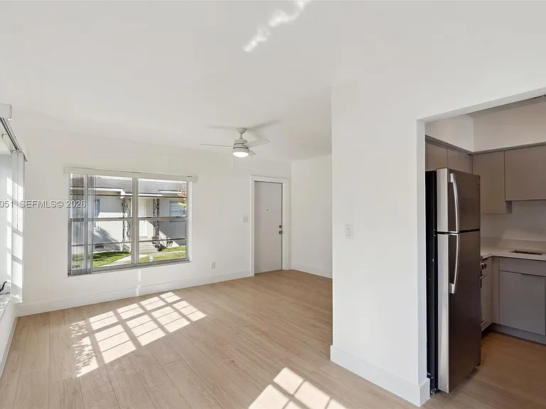 221 Antiquera Ave #8 — Photo 7