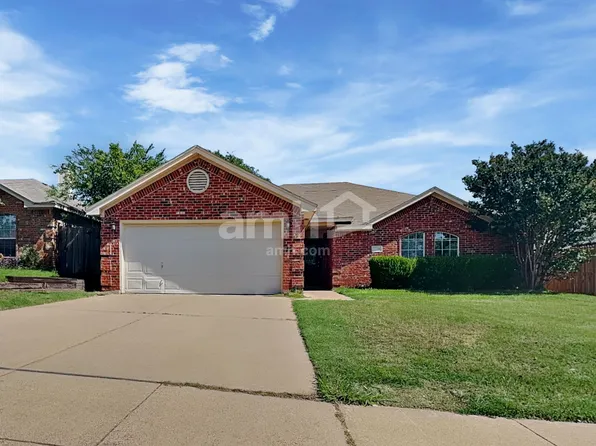 818 La Sierra Ct, Crowley, TX 76036