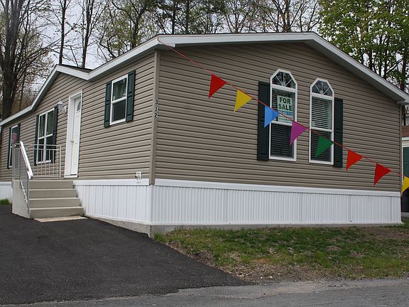 5th image of 312 Silver Maples Dr