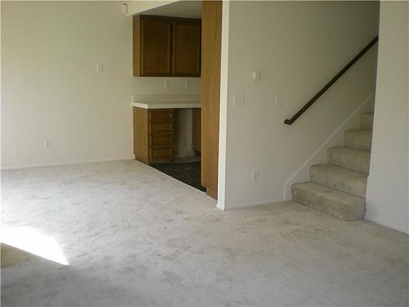 3rd image of 1213 East Ave