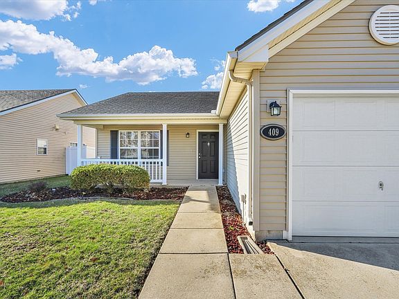 4th image of 409 Luria Ln