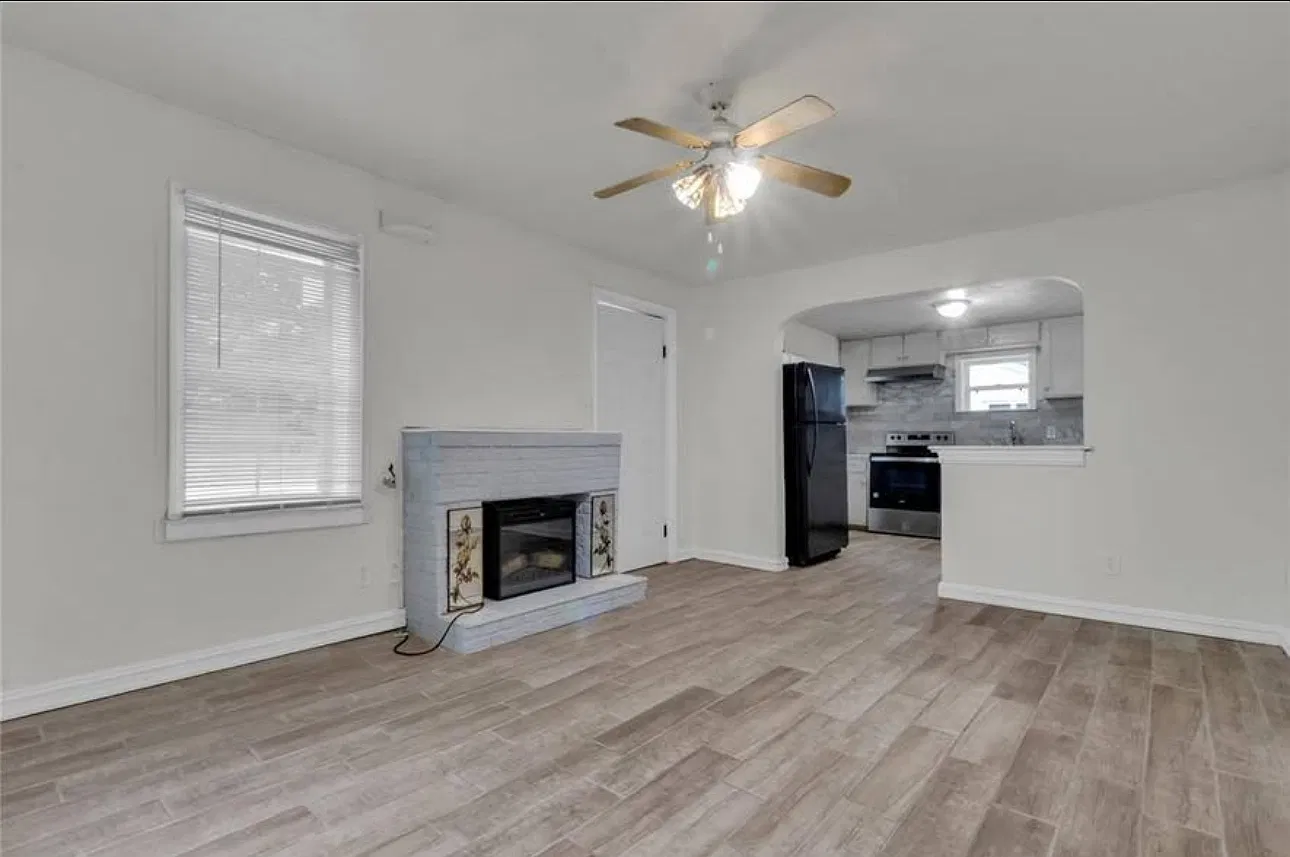 3 bed, 1205 sqft, $1,300 — Photo 4