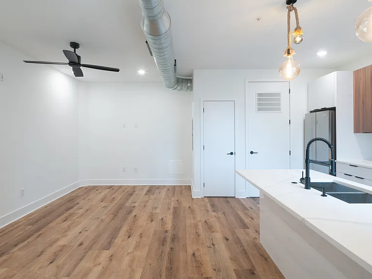 2621 W Oxford St #305 — Photo 14