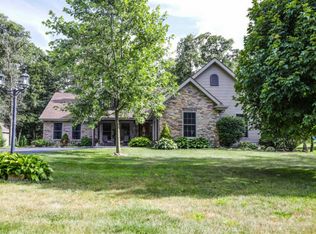 9855 Trinity Ct, Demotte, IN 46310