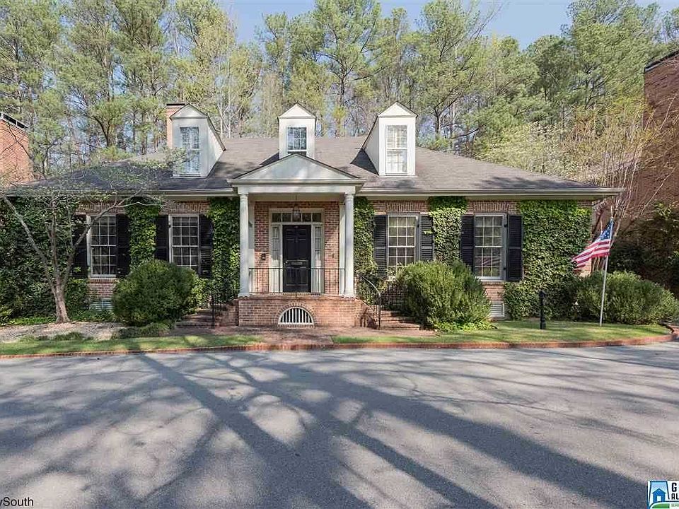 1st image of 19 Cross Creek Ln