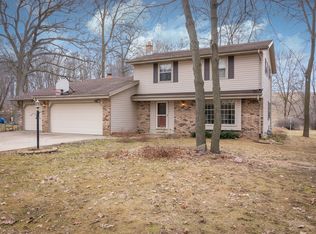 610 River Dr, Mayville, WI 53050
