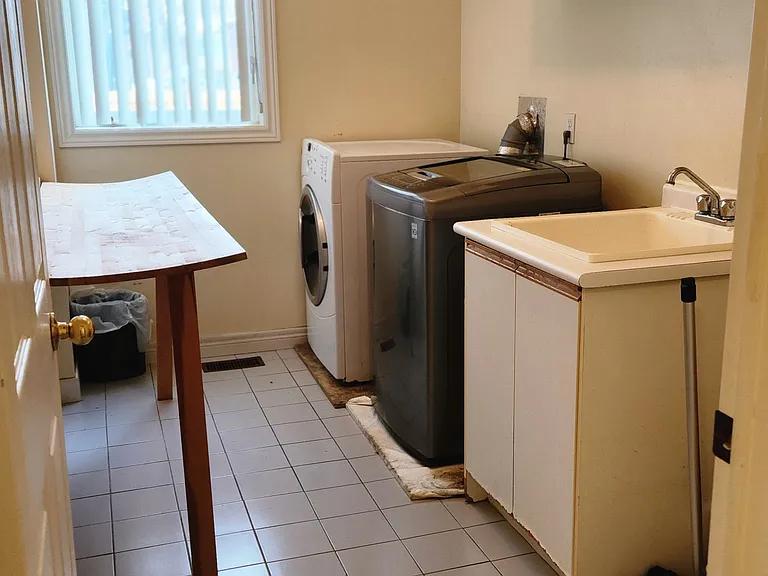 44 Reuben Ave — Photo 26
