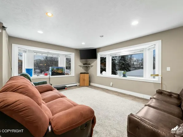 1310 Nichols St, Anchorage, AK 99508