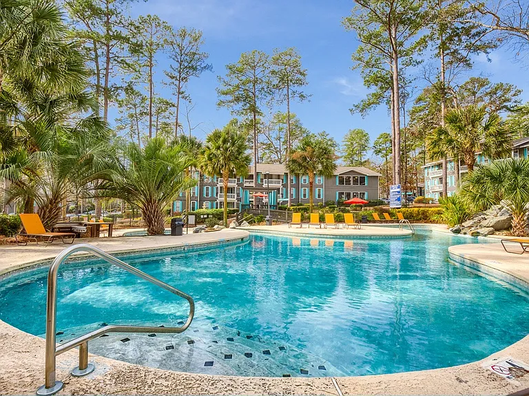 Sandpiper Apartments — Photo 14