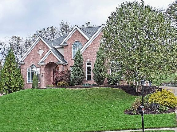 2nd image of 3064 Canterbury Dr