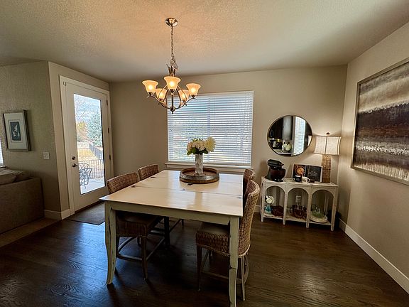 4th image of 3986 Via Del Oro Dr