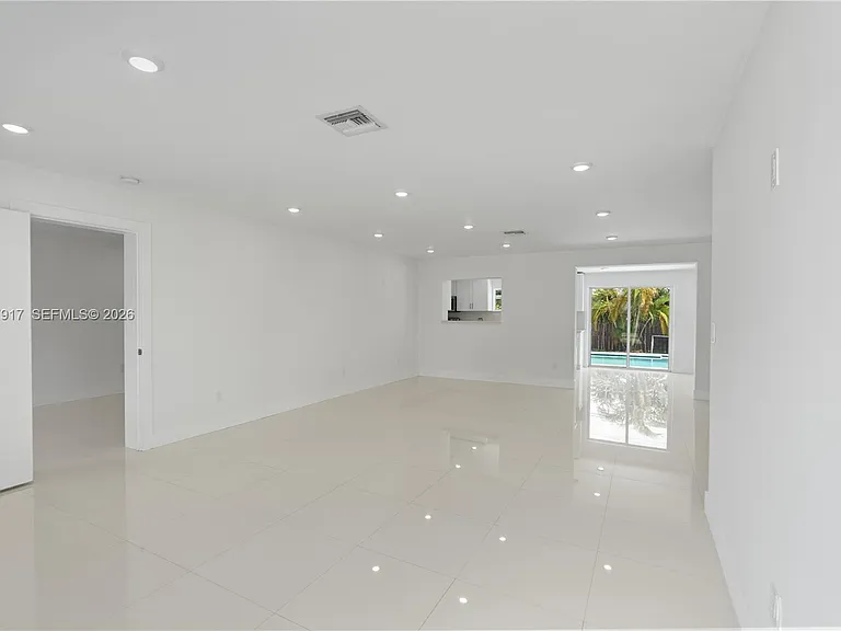 10501 SW 53rd St — Photo 36