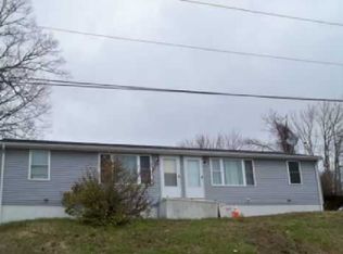 15 Spread Oak Ln, Waterbury, CT 06704