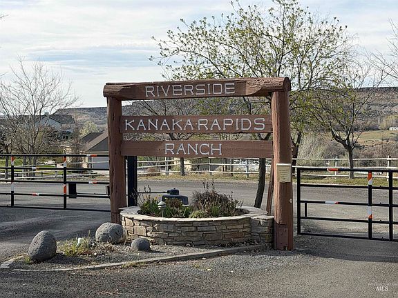 3rd image of 1253 Kanaka Rapids Rd