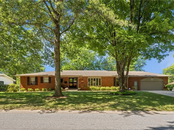 10000 El Monte St, Overland Park, KS 66207