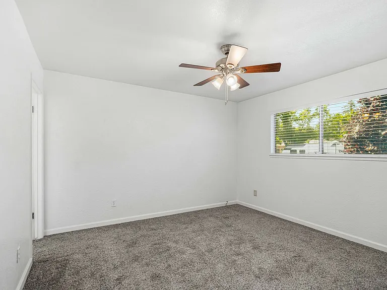 2025 Sweetwater Dr — Photo 15