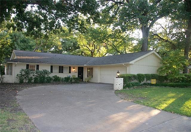 1st image of 4009 Hartwood Dr