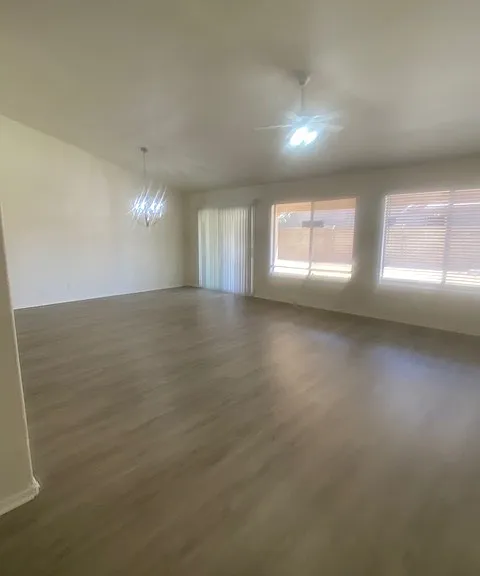 1125 N Pheasant Dr — Photo 2