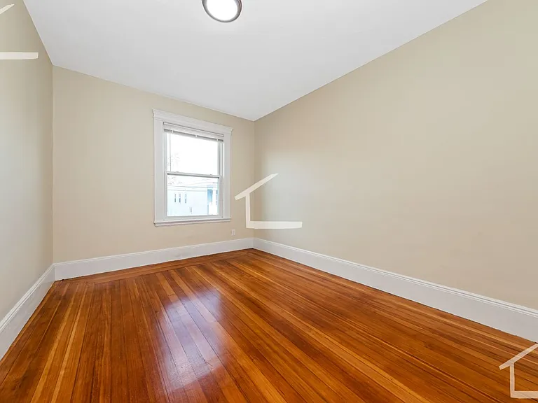 44 Brackett St #3 — Photo 3