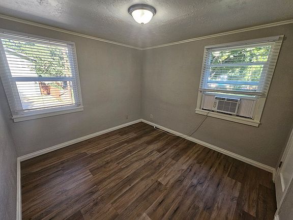 5th image of 1930 Arcadian Ave #C