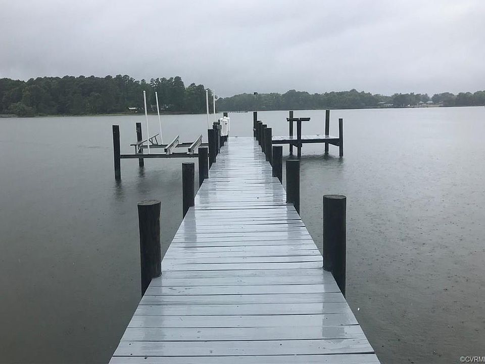 1st image of 136 West Dr