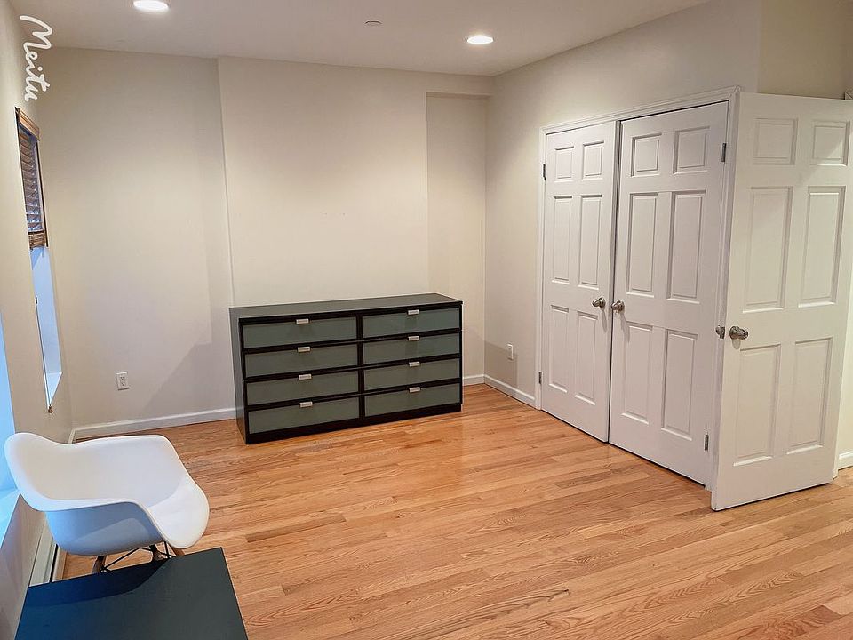 1st image of 14 Jefferson St #2
