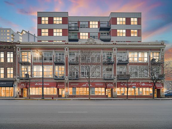 3rd image of 1631 S Michigan Ave APT 202