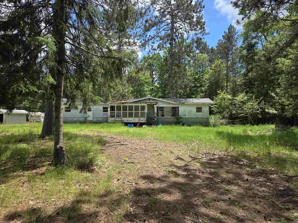 W12565 Island Lake Ln, Crivitz, WI 54114