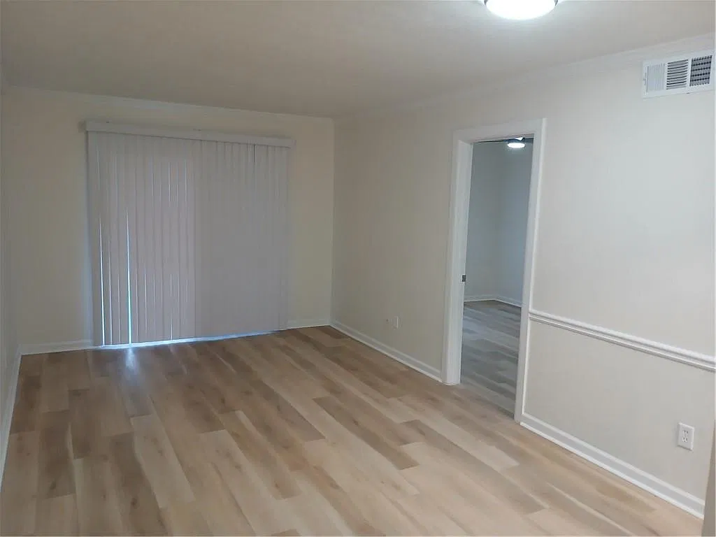 2805 NE Expy NE — Photo 4