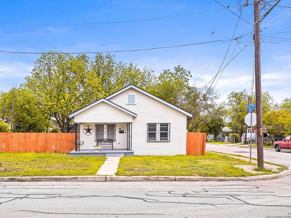 1st image of 346 LEROUX ST