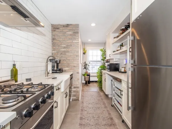 376 Claremont Ave APT 9, Montclair, NJ 07042