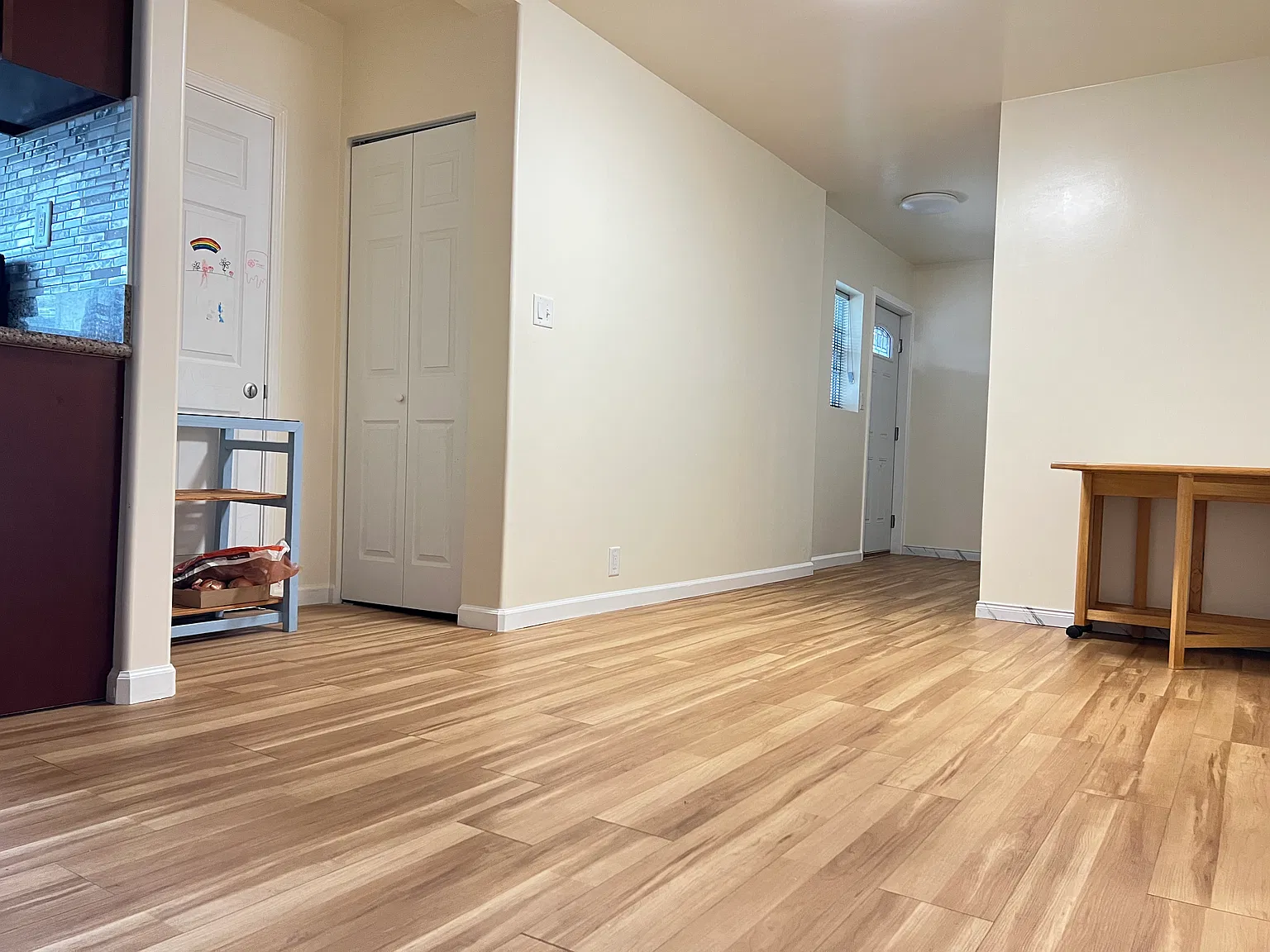 2 bed, 800 sqft, $2,500 — Photo 3