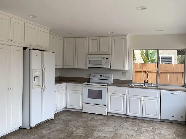 8703 Octans St — Photo 7