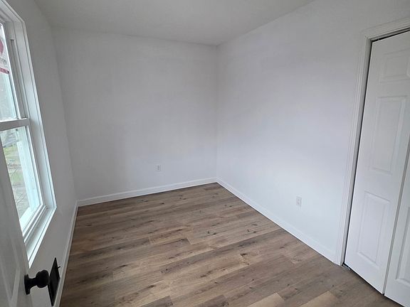 5th image of 3061 W 46th St #C