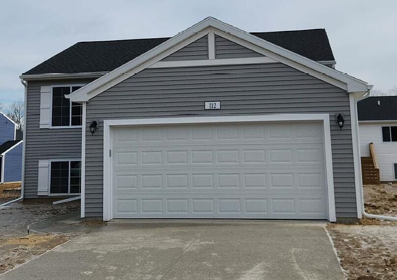 1st image of 112 Saint Clair Cir