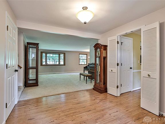 5th image of 885 Fernshire Dr