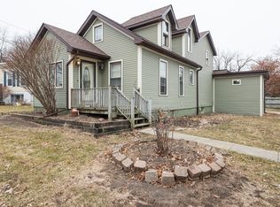 26W228 Jewell Rd, Winfield, IL 60190