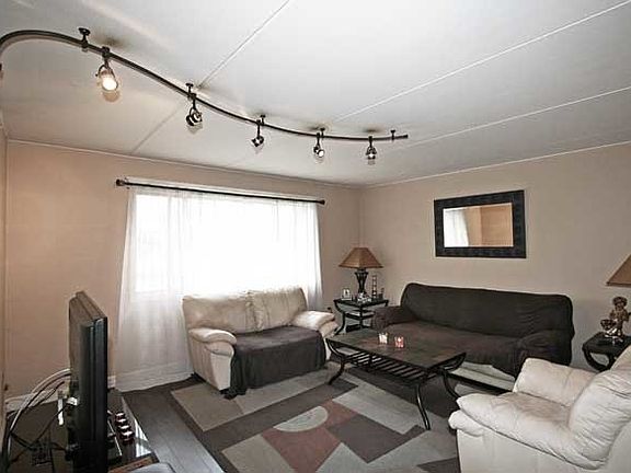 3rd image of 841 N York St APT 219