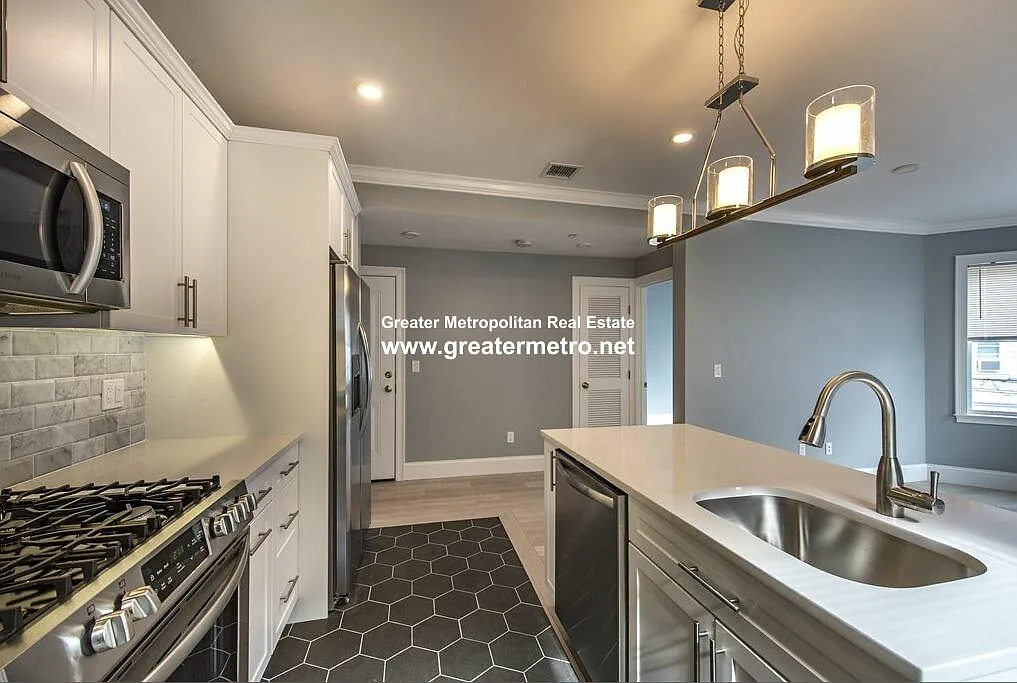 Building Photo - 21 Winfield St #2L