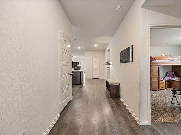 4th image of 110 Whitetail Way